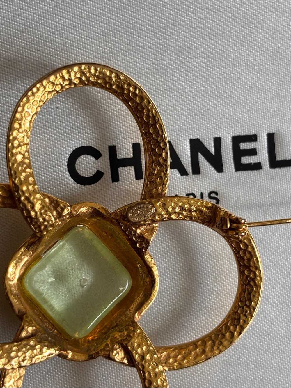 Authentic CHANEL 1996 Gripoix stone gold plated brooch - Picture 5 of 11